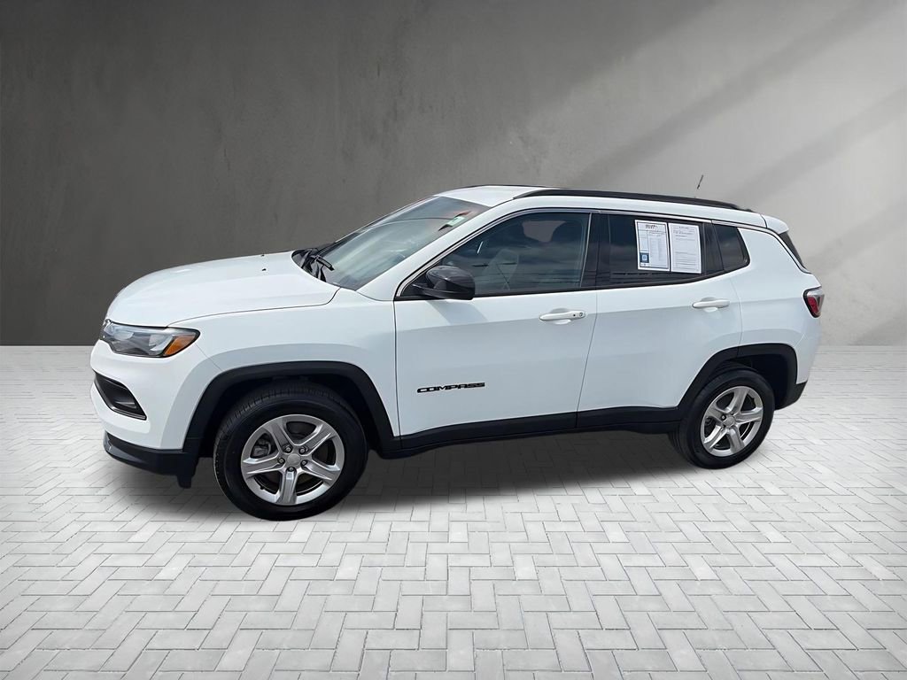 Used 2023 Jeep Compass Latitude w/ Convenience Group image 2