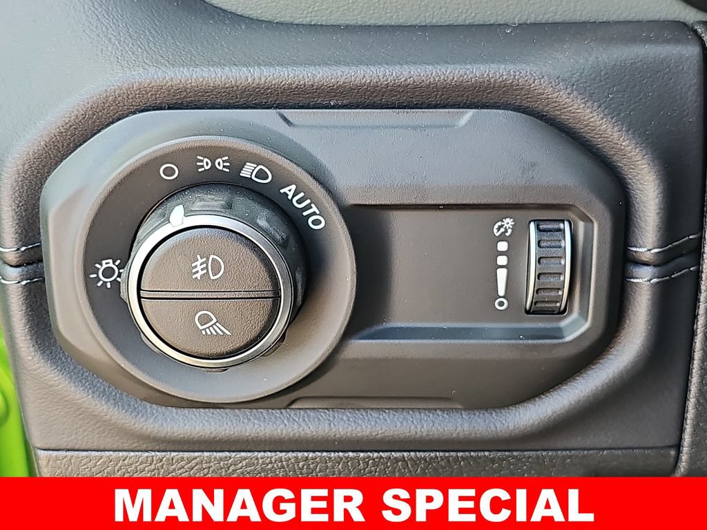 New 2025 Jeep Gladiator Mojave w/ Convenience Group AWD/4WD image 26