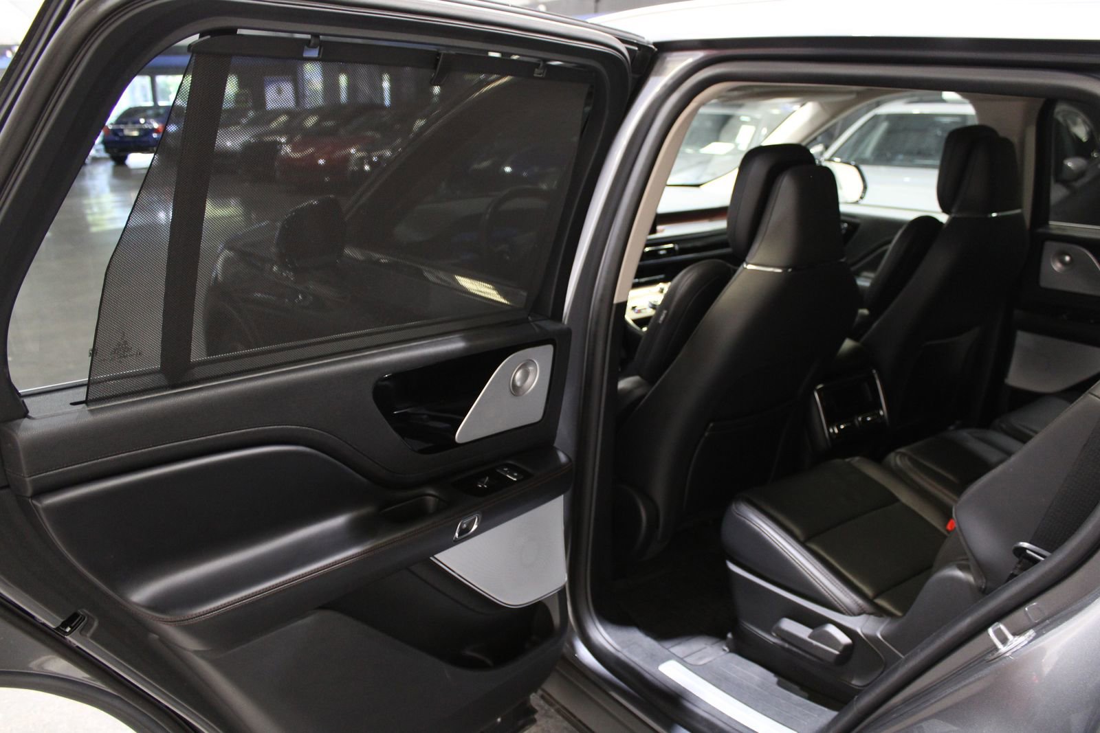 Used 2021 Lincoln Aviator Reserve w/ Equipment Group 202A AWD/4WD image 15