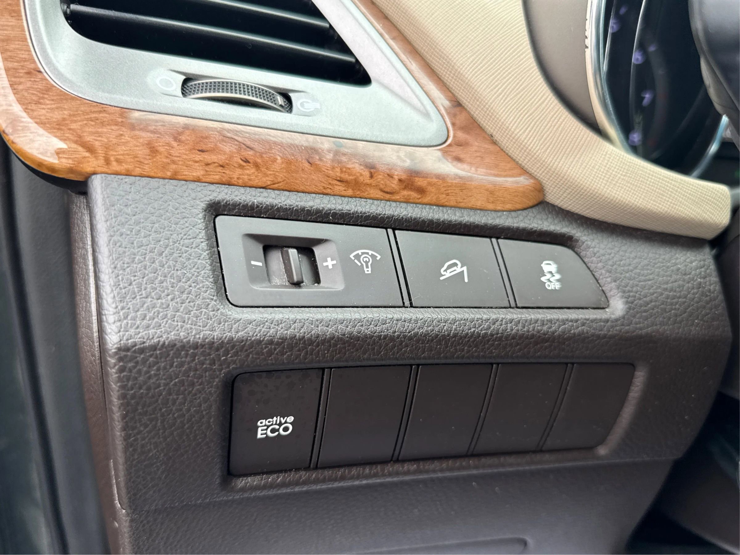 Used 2013 Hyundai Santa Fe Sport 2.0T FWD image 22