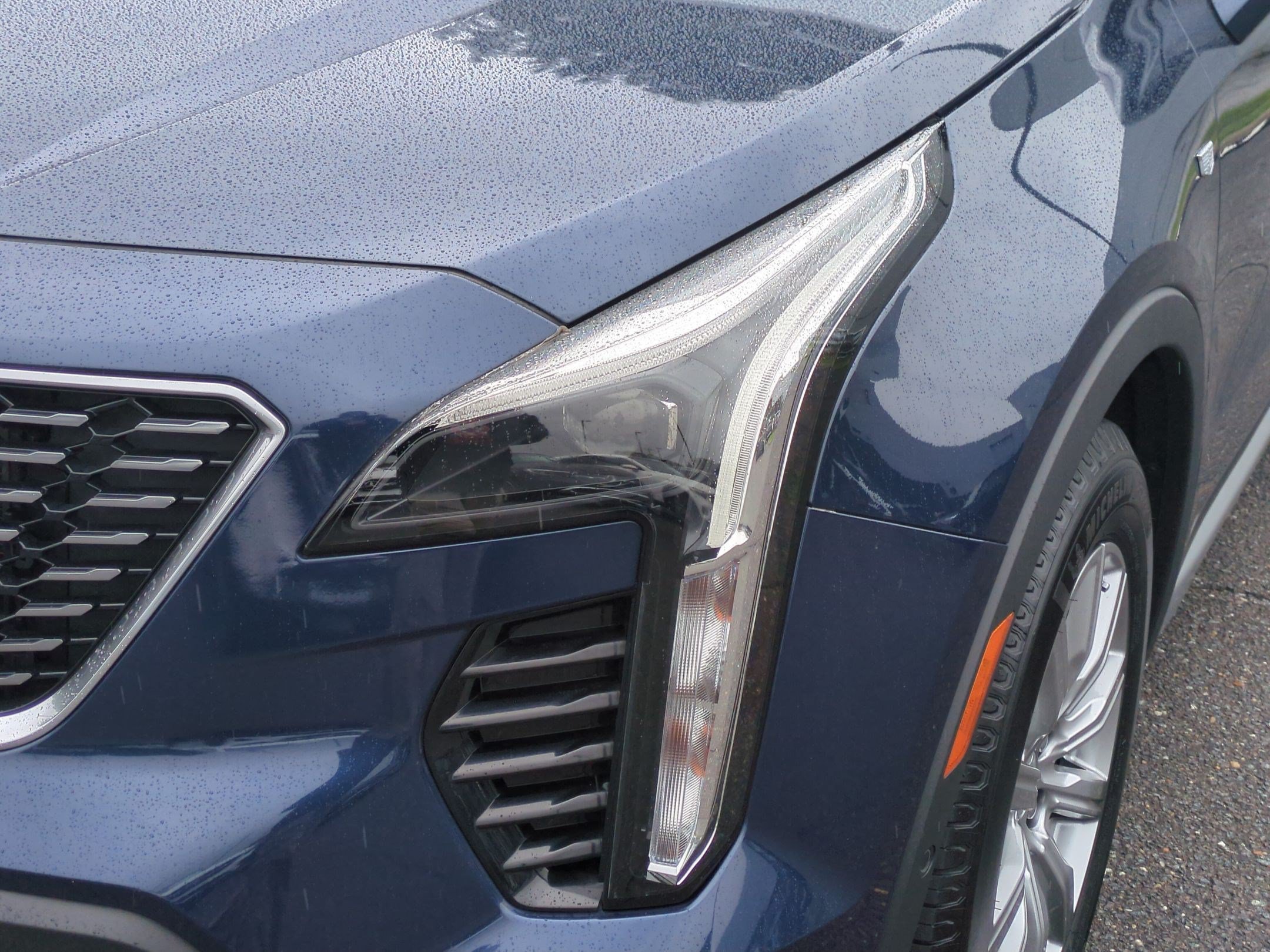 Used 2020 Cadillac XT4 Premium Luxury w/ Enhanced Visibility Package AWD/4WD image 9