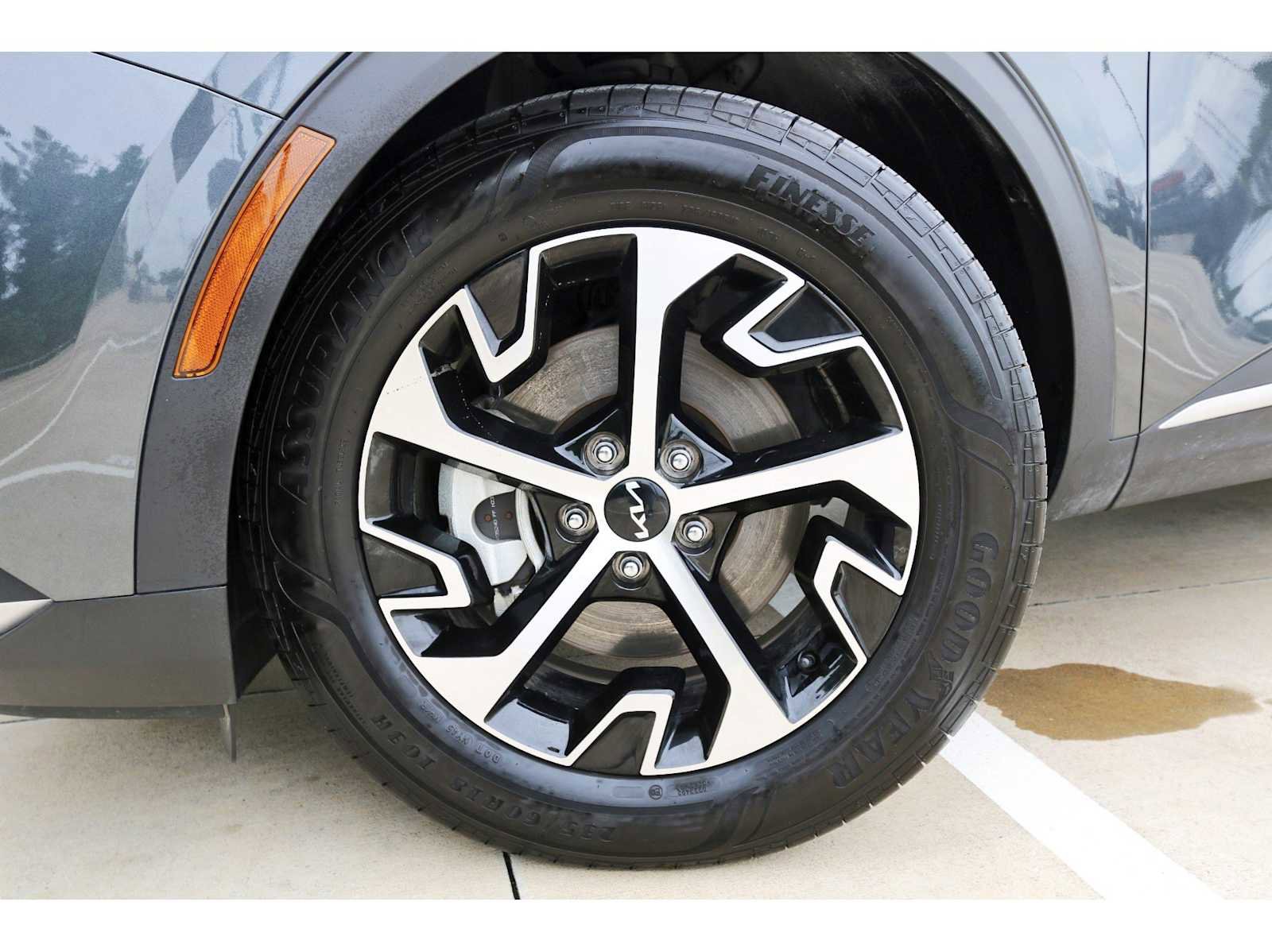 Used 2023 Kia Sportage EX FWD image 30