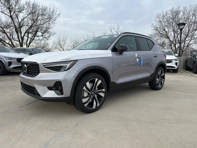 New 2026 Volvo XC40 B5 Plus w/ Protection Package Premier image 3
