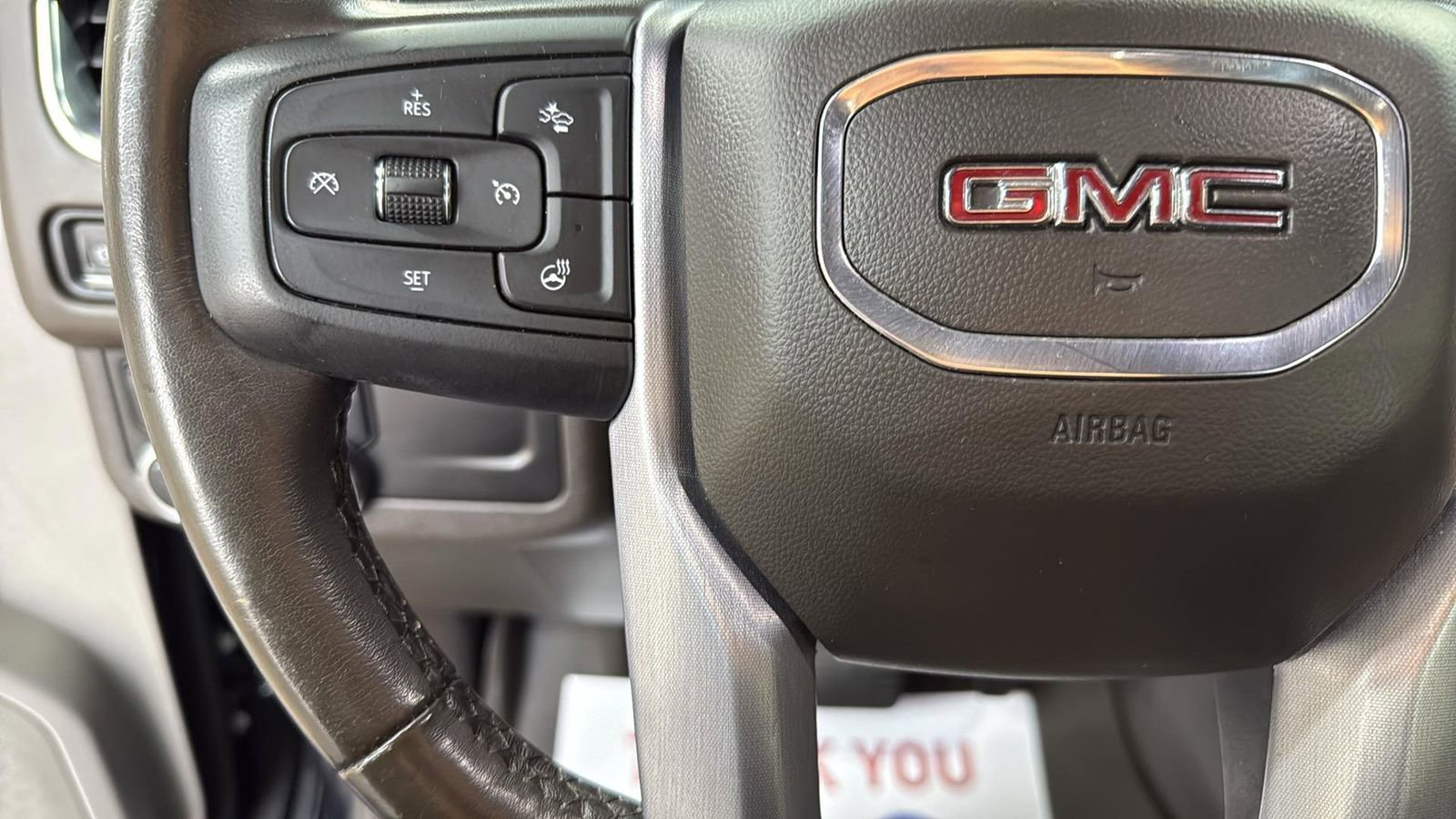 Used 2022 GMC Yukon XL SLT w/ SLT Luxury Package image 16