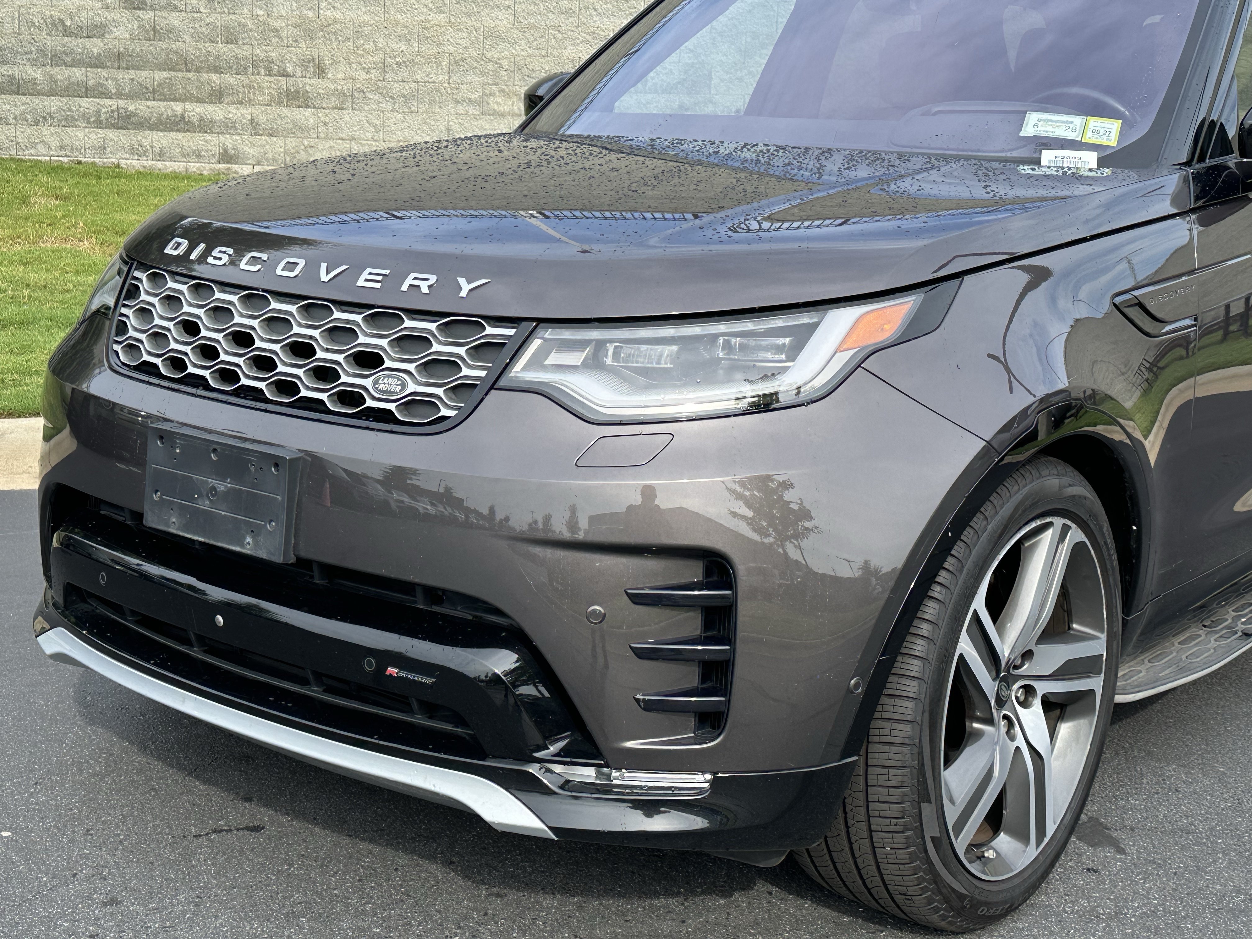 Certified 2023 Land Rover Discovery Metropolitan Edition AWD/4WD image 12