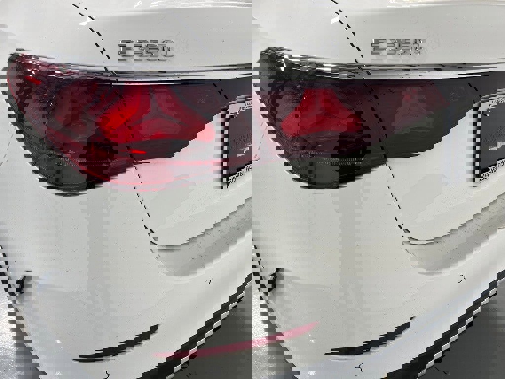 Used 2025 Mercedes-Benz E 350 4MATIC Sedan image 13