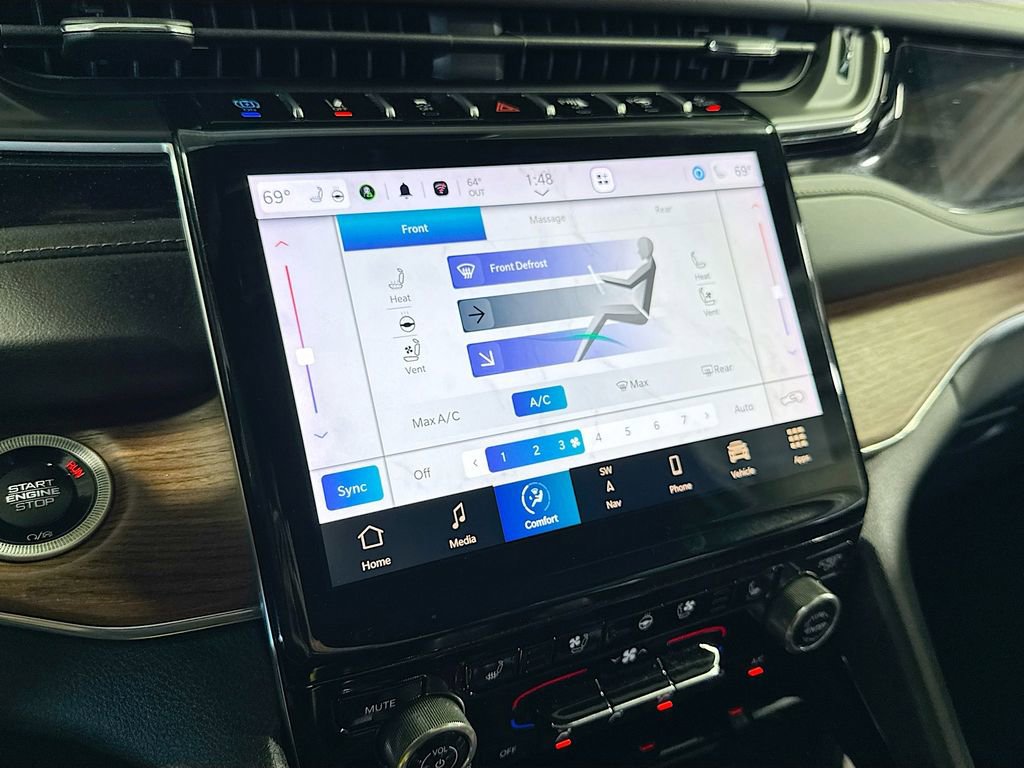 Used 2023 Jeep Grand Cherokee Summit w/ Advanced Protech Group IV AWD/4WD image 26