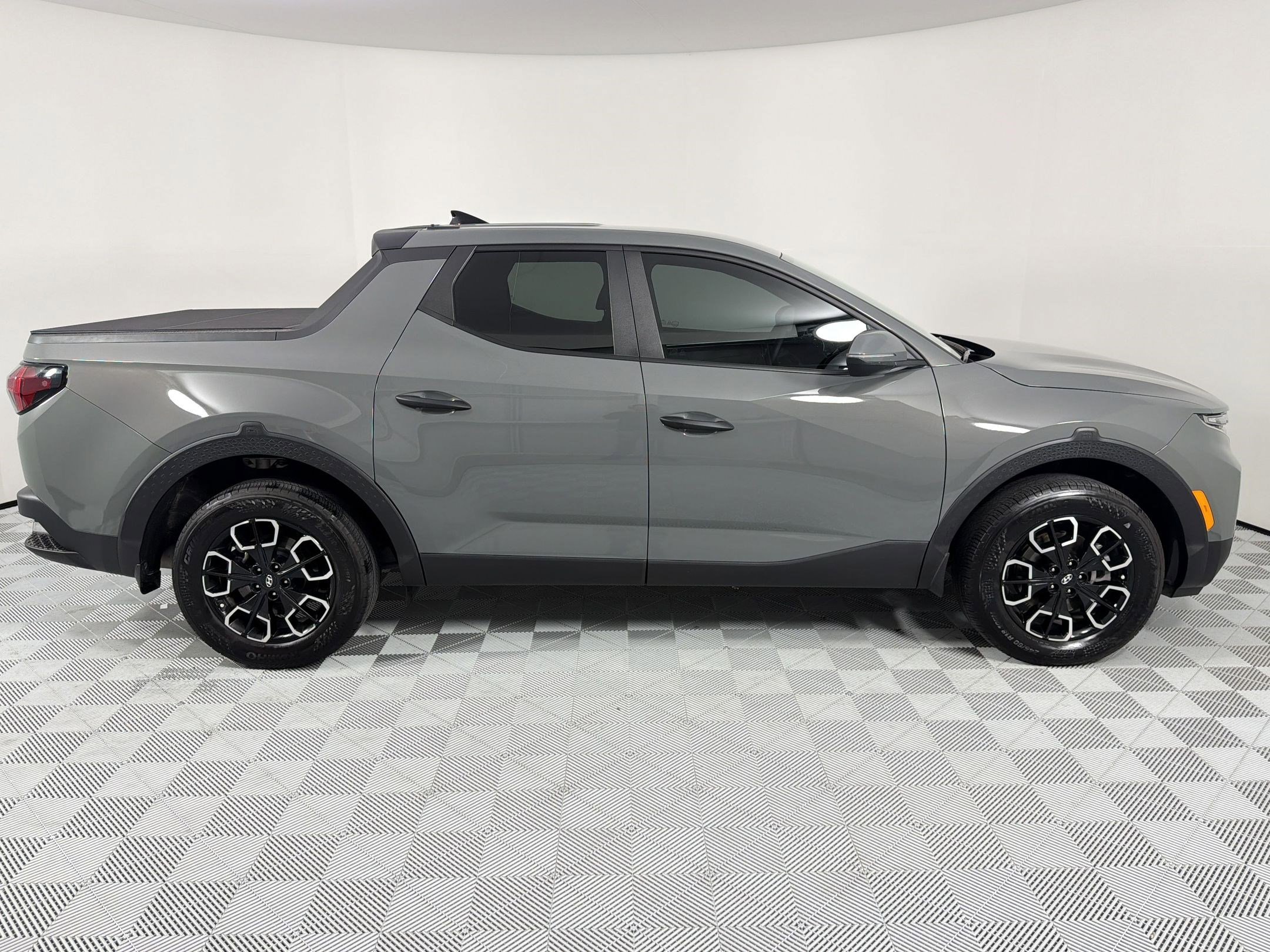 Used 2024 Hyundai Santa Cruz SEL image 8