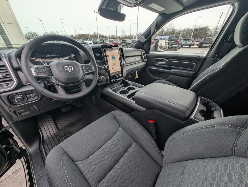 New 2026 RAM 1500 4x4 Crew Cab image 2