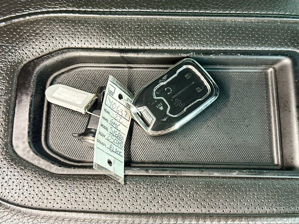 Used 2022 GMC Sierra 2500 Denali w/ Denali Black Diamond Edition image 36