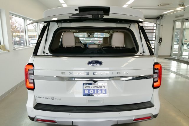 Used 2022 Ford Expedition Limited image 14