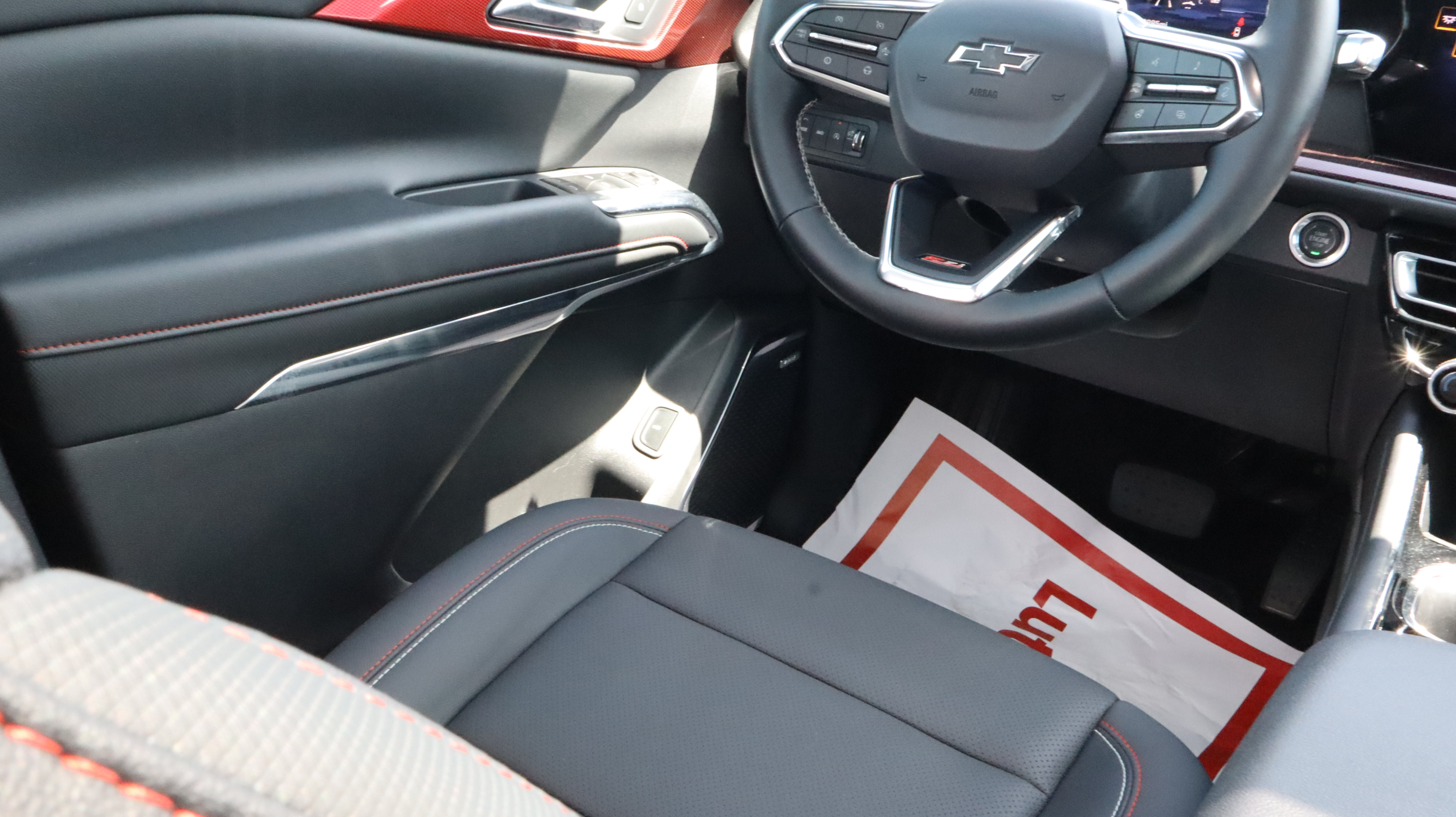 Used 2025 Chevrolet Traverse Z71 w/ Enhanced Driving Package AWD/4WD image 13