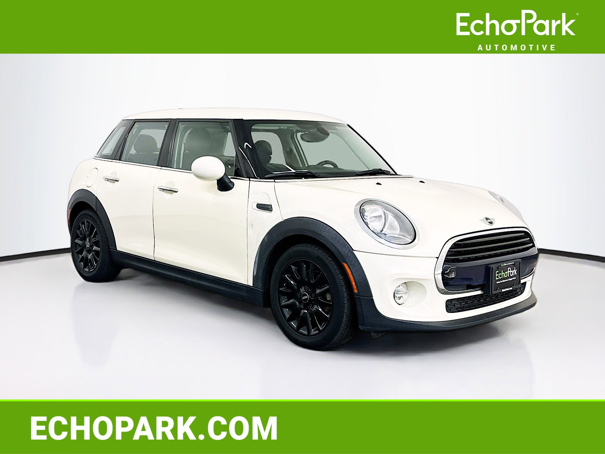 Used 2018 MINI Cooper 4-Door Hardtop image 1