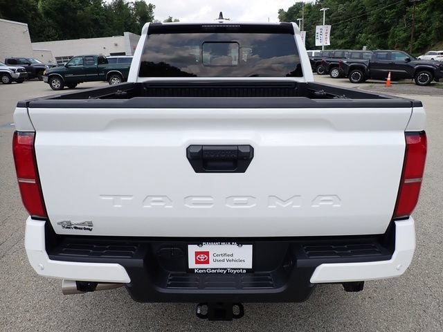 Certified 2024 Toyota Tacoma SR5 AWD/4WD image 5