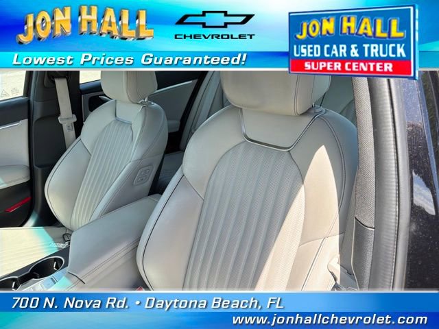 Used 2023 Genesis G70 3.3T image 18