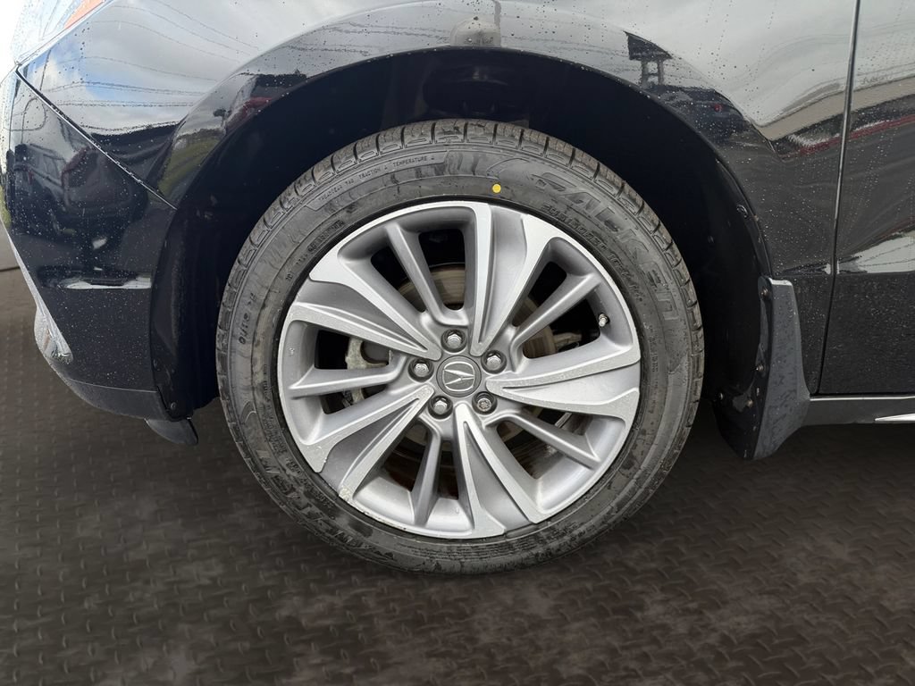 Used 2018 Acura MDX w/ Technology & Entertainment AWD/4WD image 9