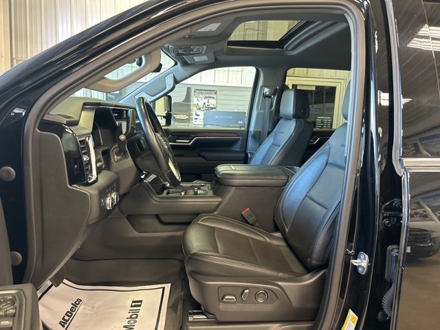 Used 2024 GMC Sierra 3500 Denali w/ Denali Reserve Package image 12