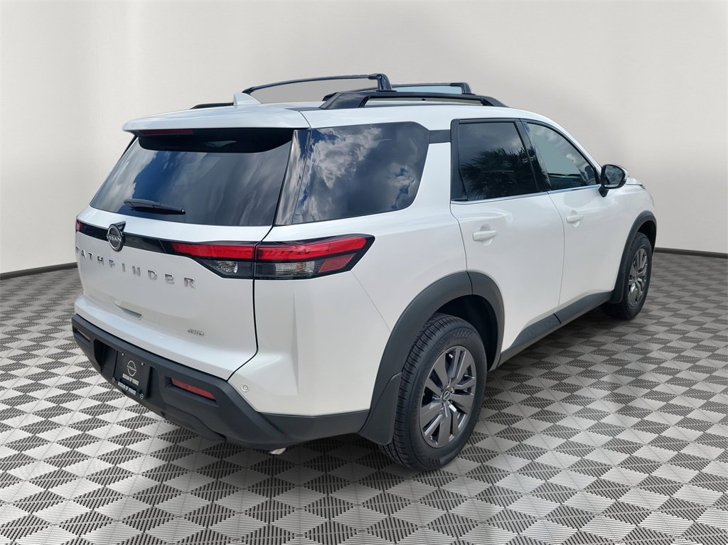 New 2025 Nissan Pathfinder SV image 2