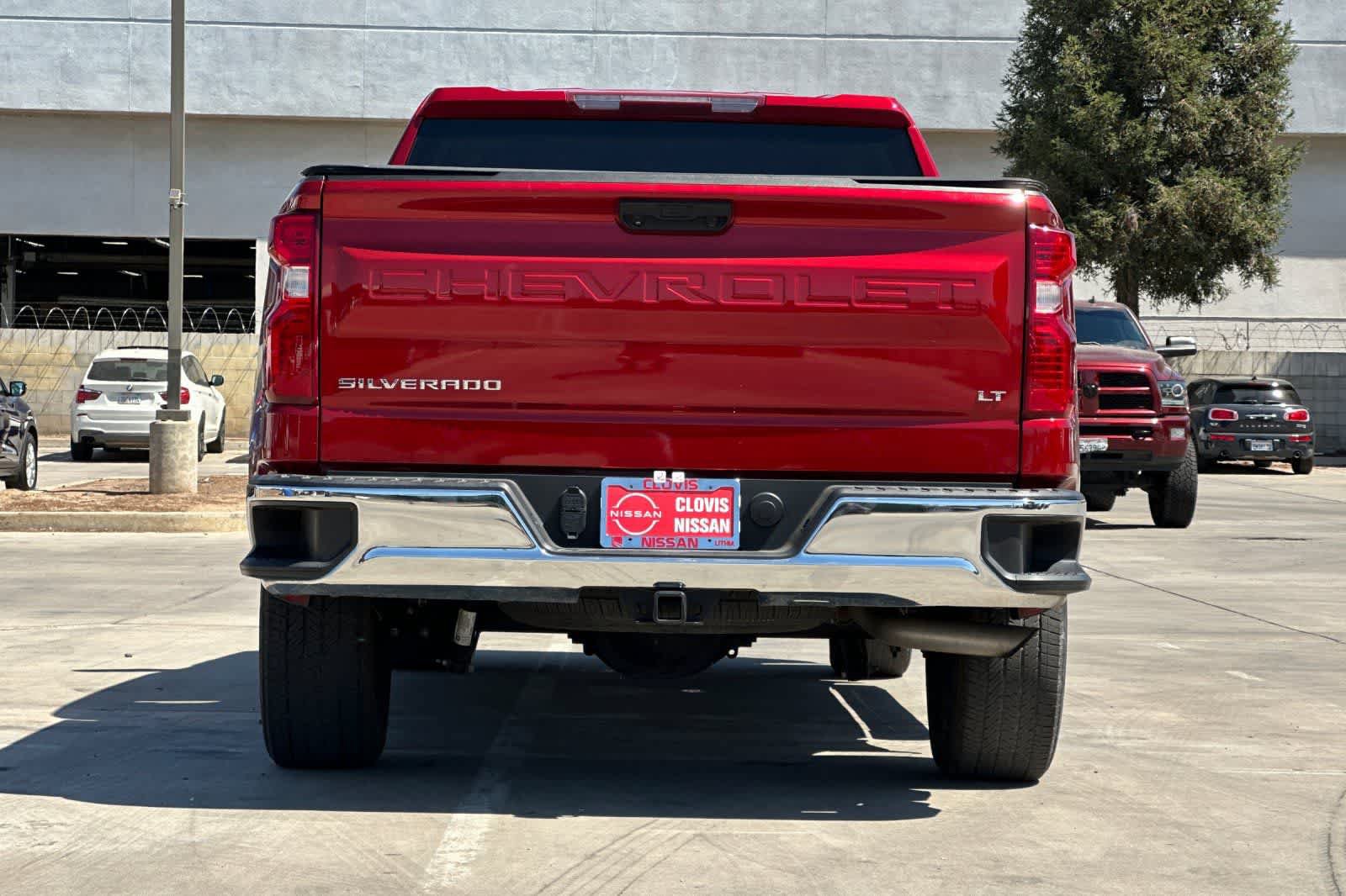 Used 2023 Chevrolet Silverado 1500 LT AWD/4WD image 8