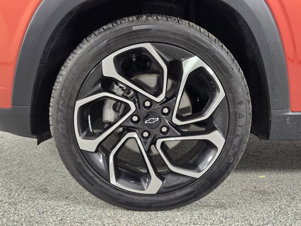 Used 2024 Chevrolet Trax RS FWD image 14