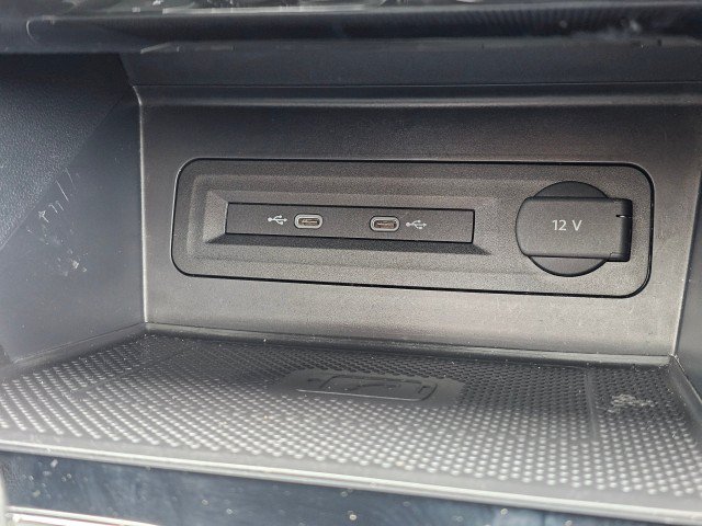 Used 2023 Volkswagen Atlas SEL AWD/4WD image 38
