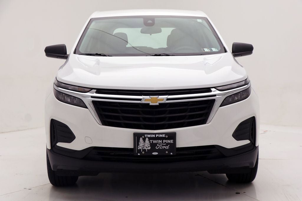 Used 2023 Chevrolet Equinox LS w/ Driver Confidence II Package AWD/4WD image 4