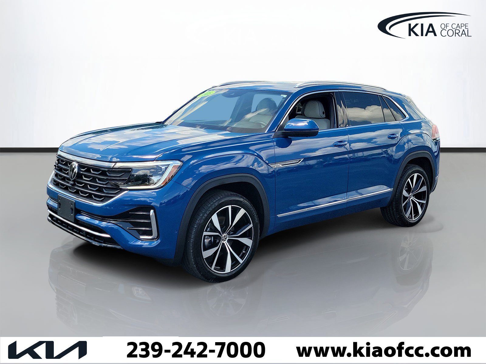 Used 2025 Volkswagen Atlas Cross Sport SEL Premium R-Line AWD/4WD image 3