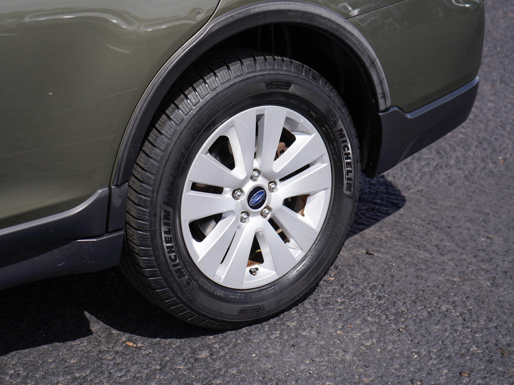 Used 2015 Subaru Outback 2.5i Premium AWD/4WD image 9