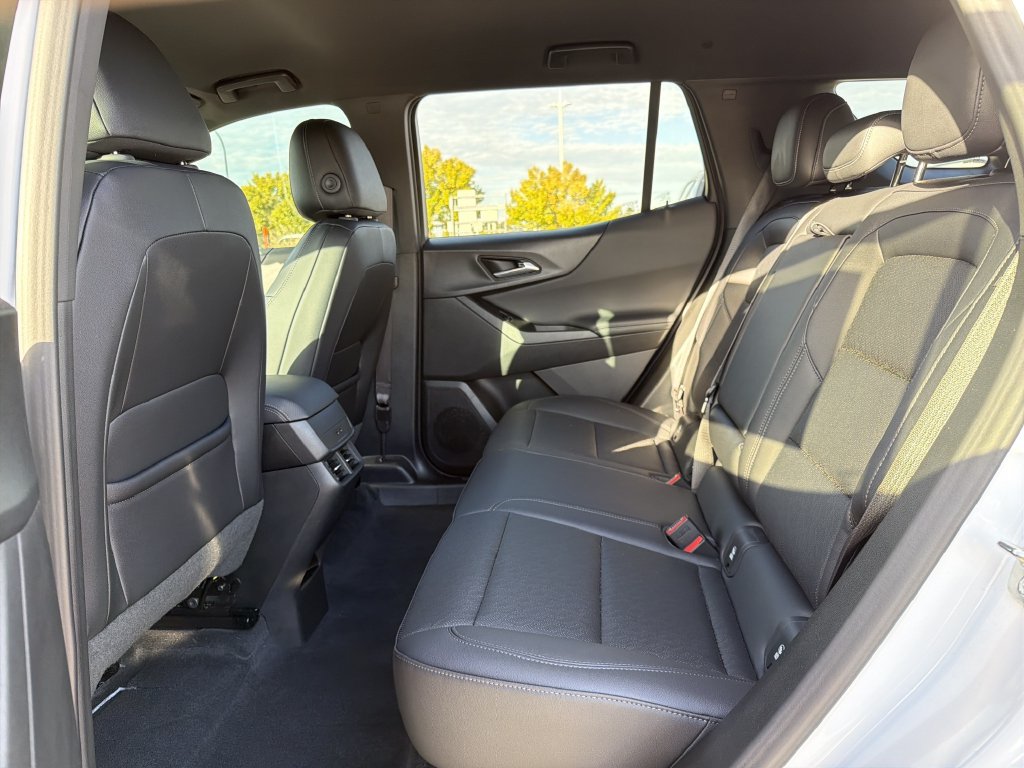 Used 2026 Chevrolet Equinox LT w/ Convenience Package II FWD image 13