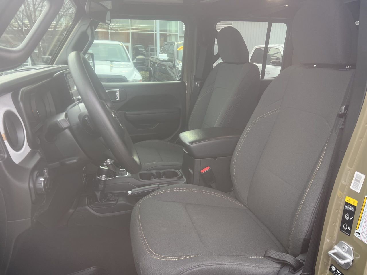 Used 2025 Jeep Gladiator Nighthawk image 17