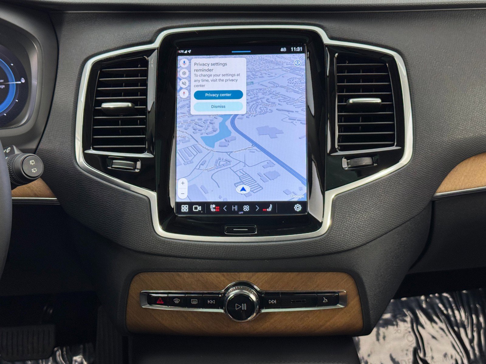 Used 2024 Volvo XC90 T8 Plus w/ Protection Package Premier image 24