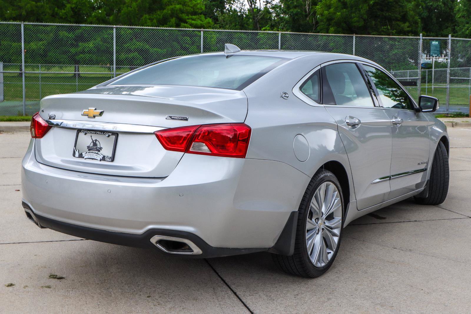 Used 2018 Chevrolet Impala Premier w/ Premier Confidence Package FWD image 19