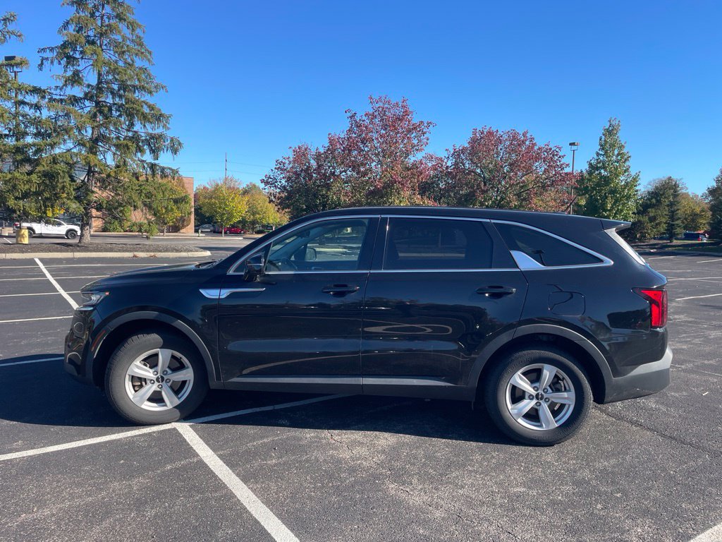 Used 2023 Kia Sorento LX FWD image 8
