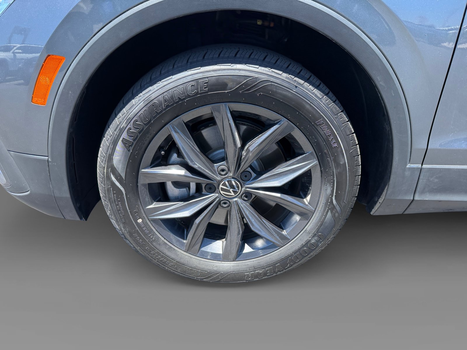 Certified 2023 Volkswagen Tiguan SE FWD image 9