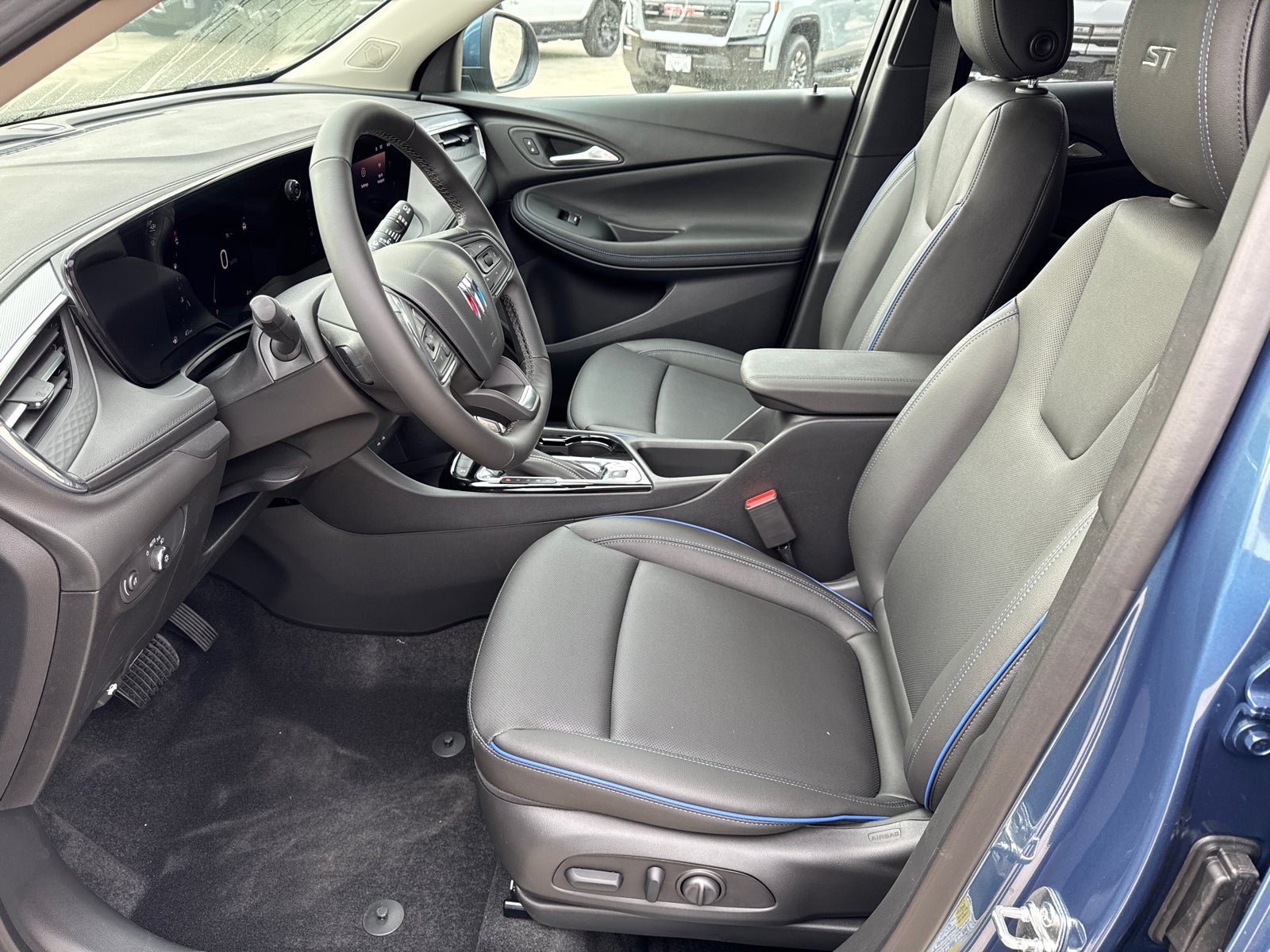 Used 2026 Buick Encore GX Sport Touring w/ Comfort Package FWD image 23
