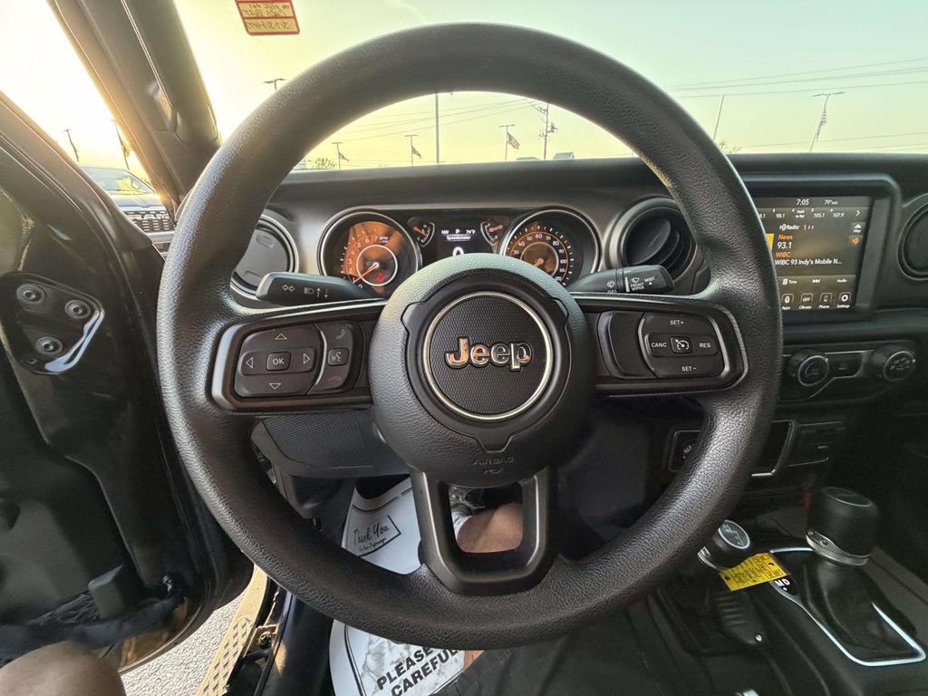 Used 2021 Jeep Gladiator Sport AWD/4WD image 28