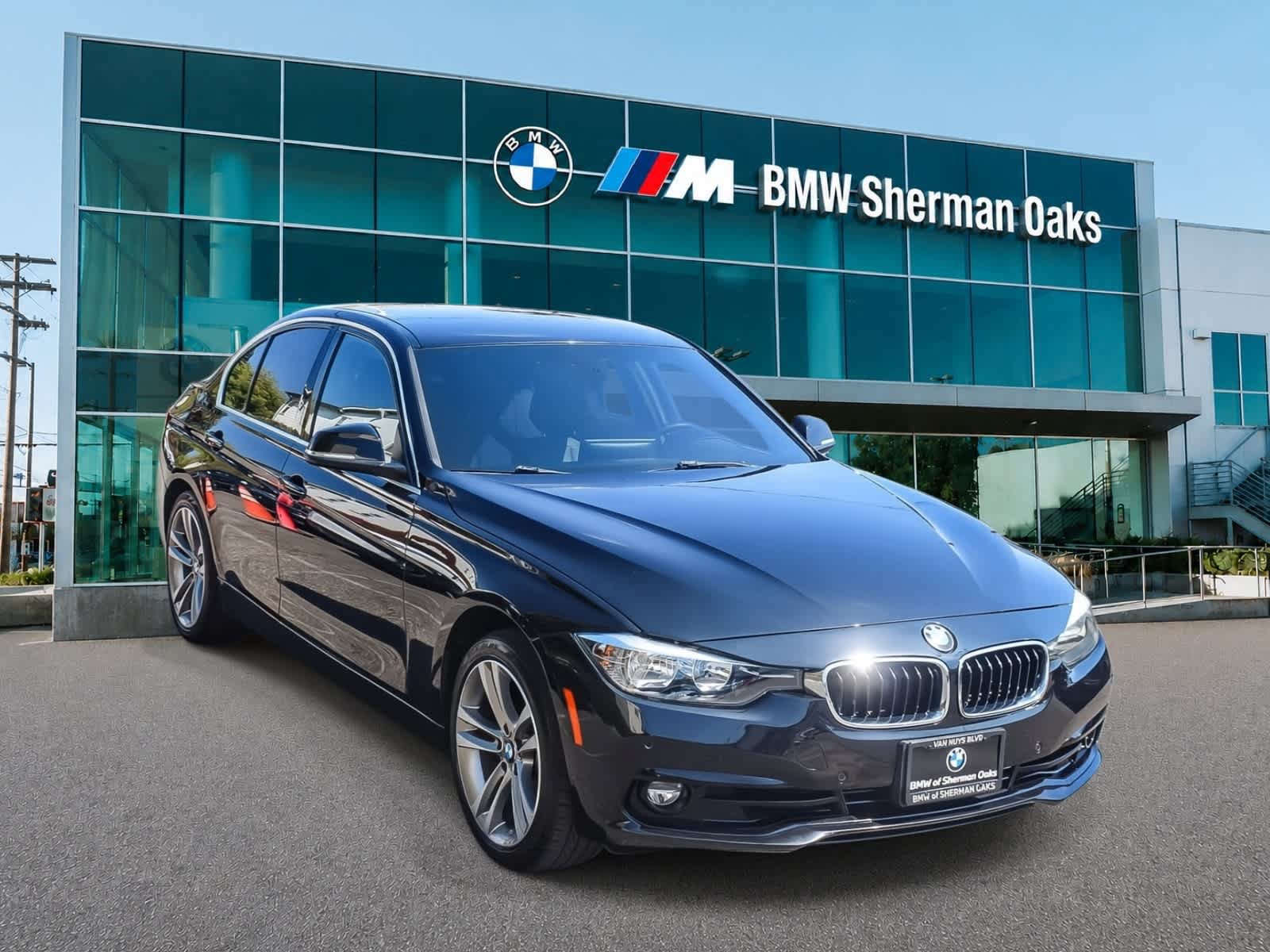Used 2017 BMW 330i Sedan RWD image 3