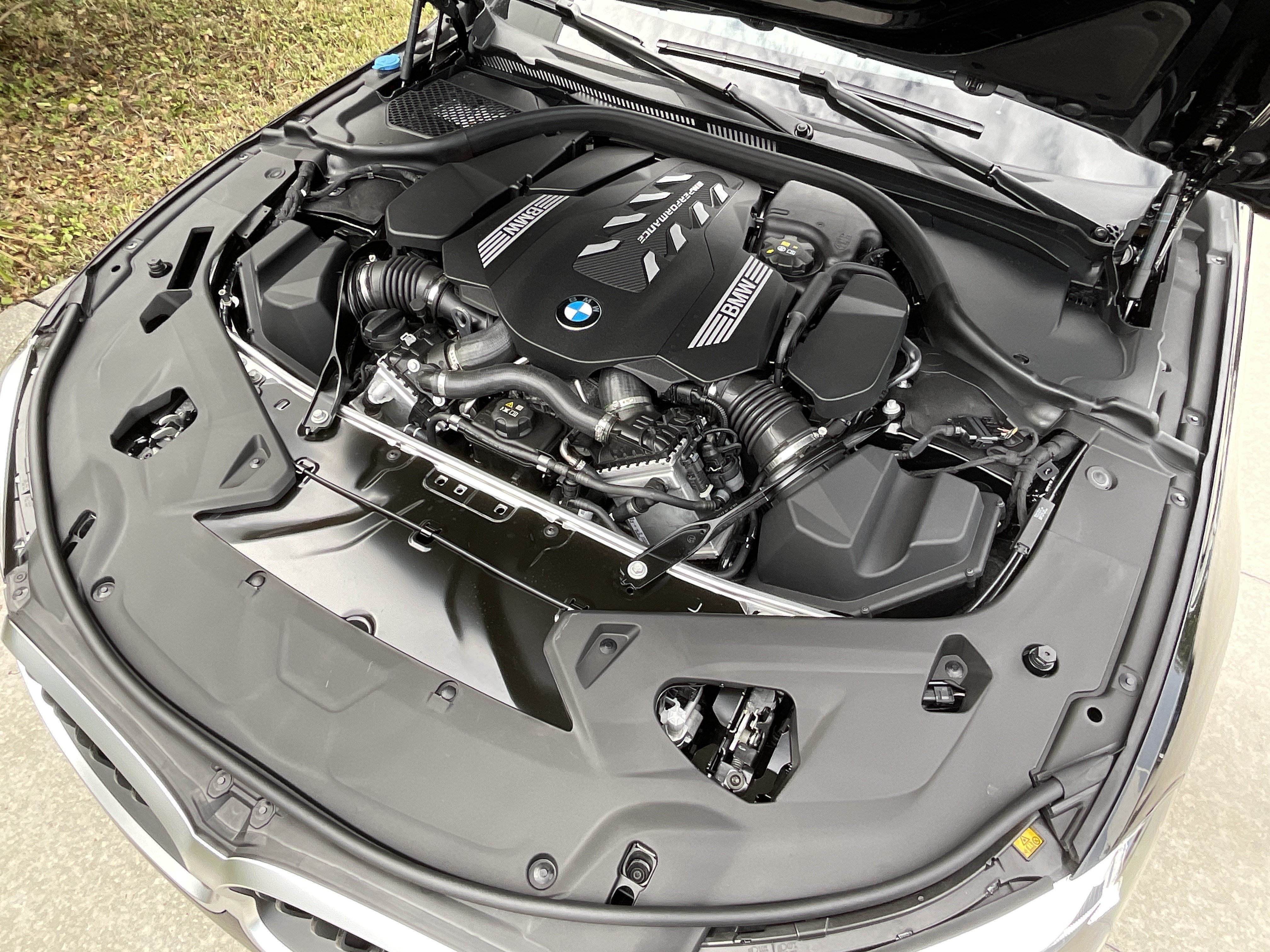New 2026 BMW M850i xDrive w/ M Carbon Exterior Package AWD/4WD image 36