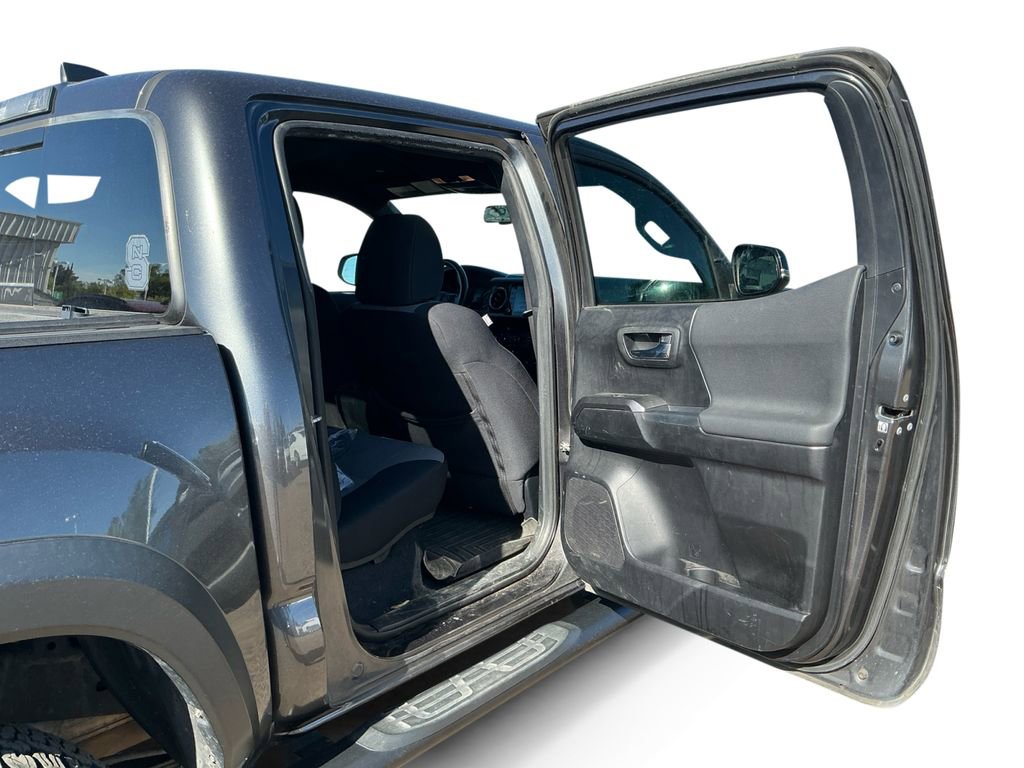 Used 2020 Toyota Tacoma TRD Off-Road w/ Technology Package AWD/4WD image 18