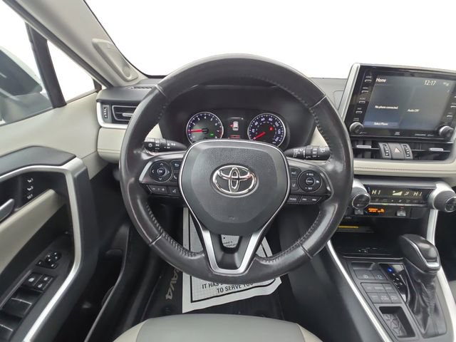 Used 2019 Toyota RAV4 XLE Premium image 12