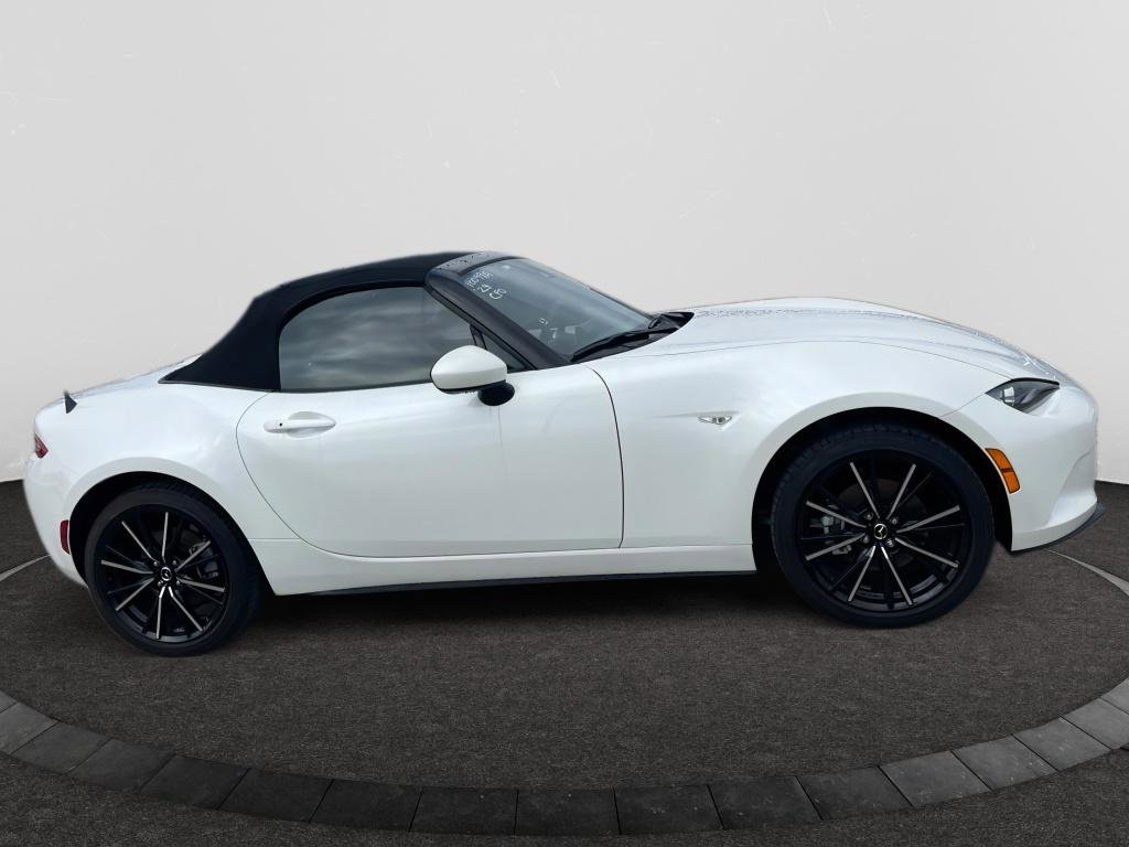 Used 2024 MAZDA MX-5 Miata Grand Touring w/ Weather Package image 4
