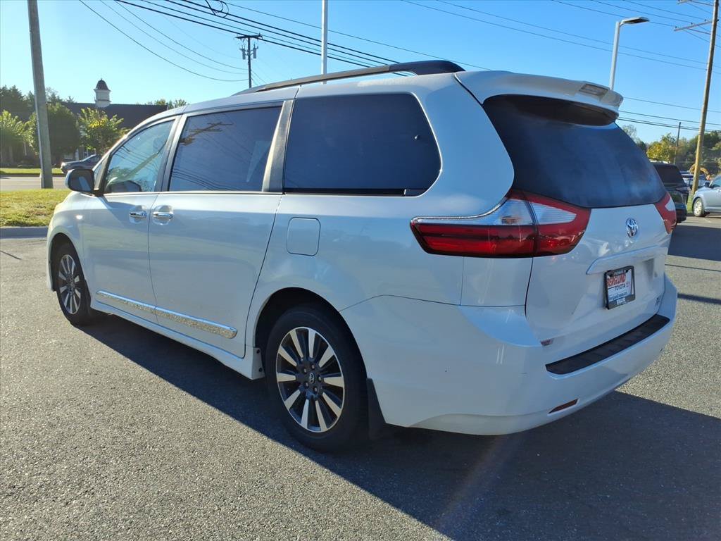 Used 2018 Toyota Sienna XLE AWD/4WD image 12