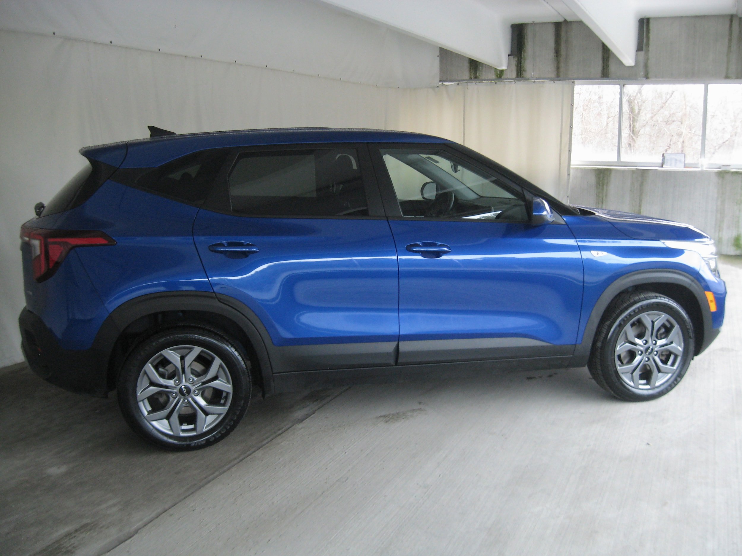 Used 2024 Kia Seltos LX AWD/4WD image 4