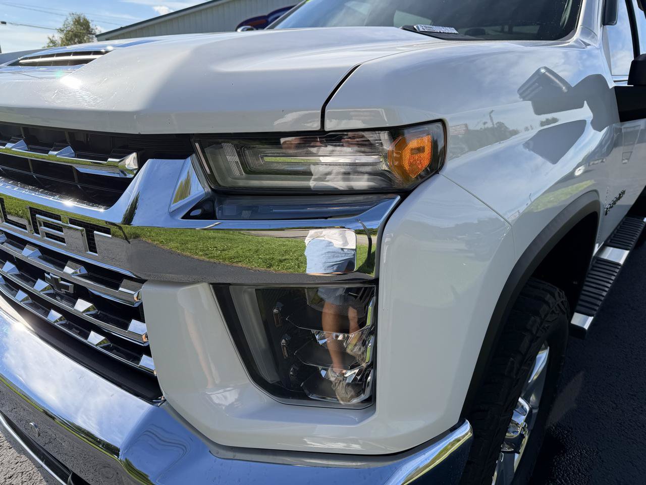 Used 2020 Chevrolet Silverado 2500 LTZ w/ LTZ Plus Package AWD/4WD image 9