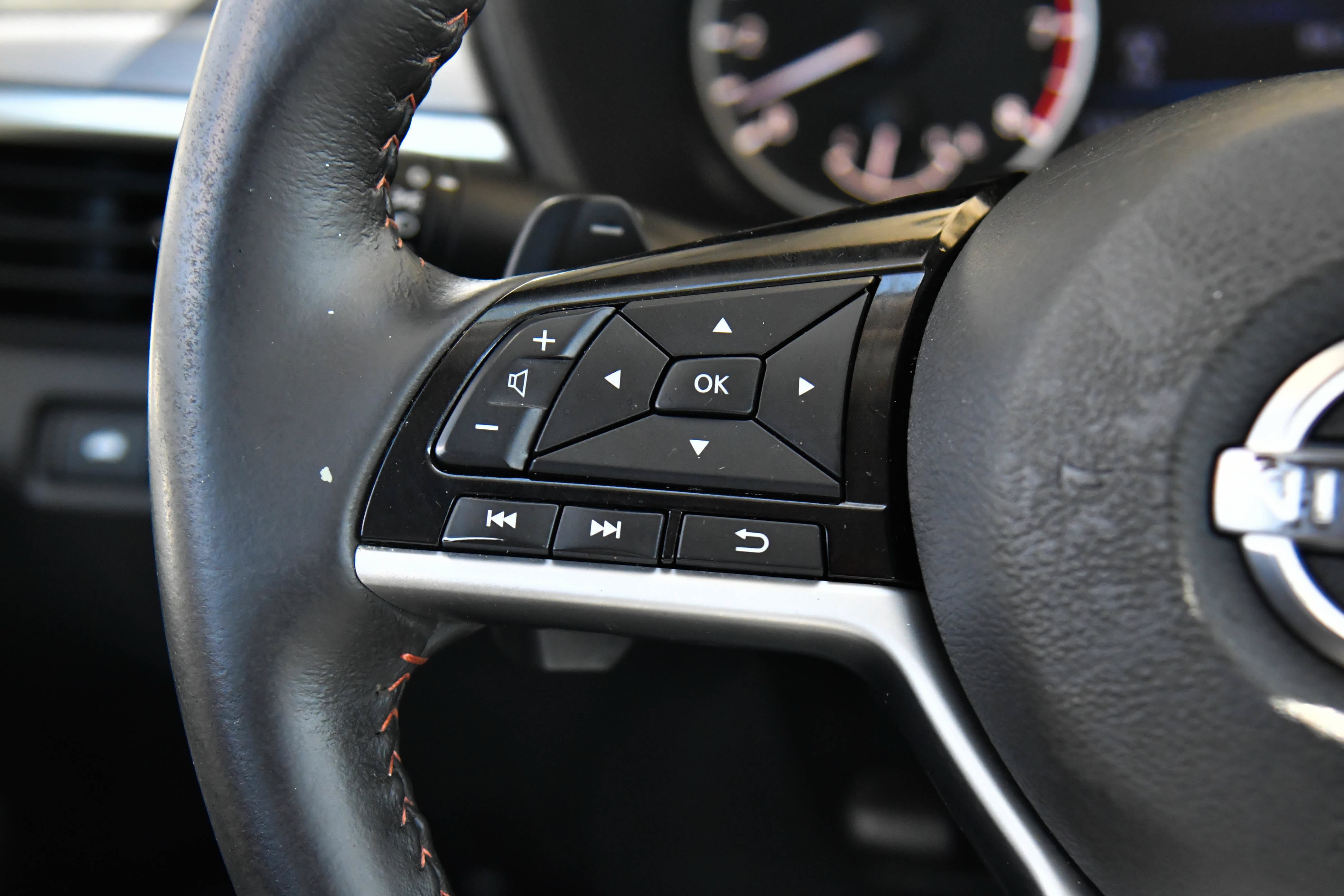 Used 2024 Nissan Altima 2.5 SR FWD image 28