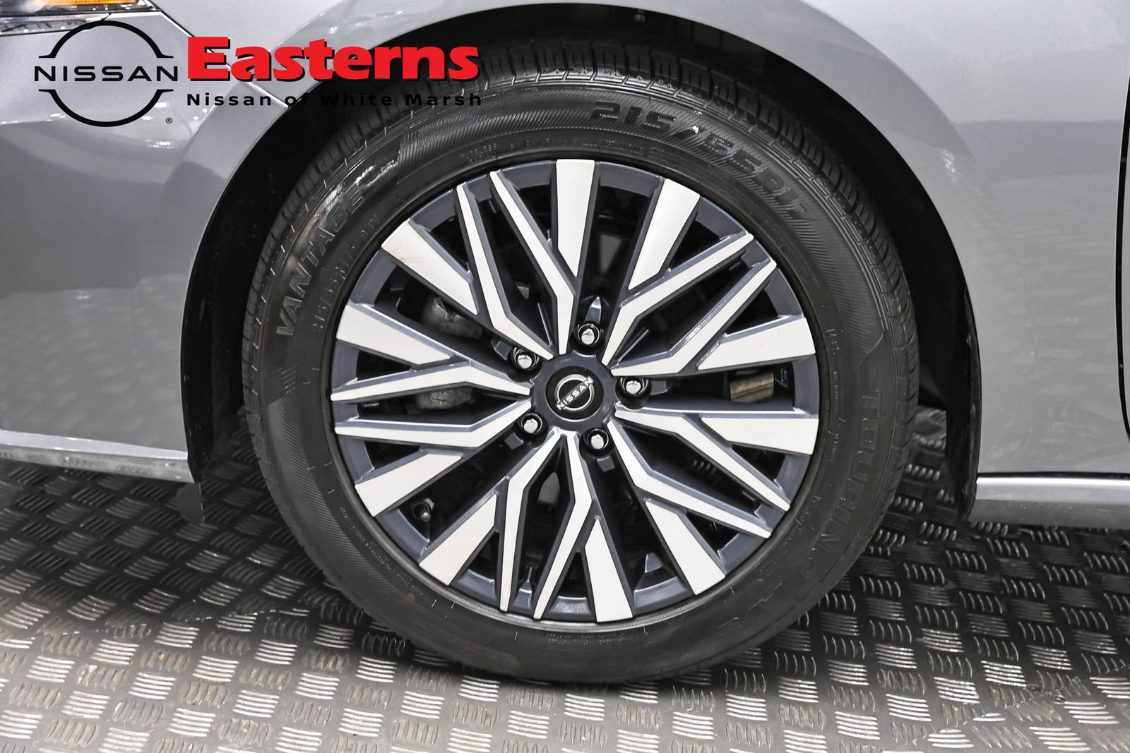 Used 2025 Nissan Altima 2.5 SV FWD image 31