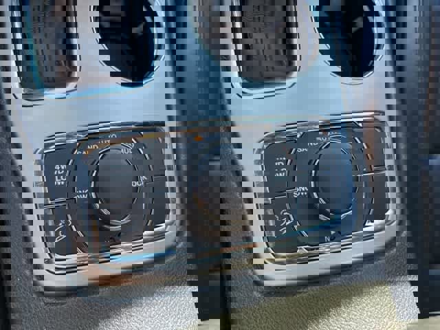 Used 2019 Jeep Grand Cherokee Limited image 12