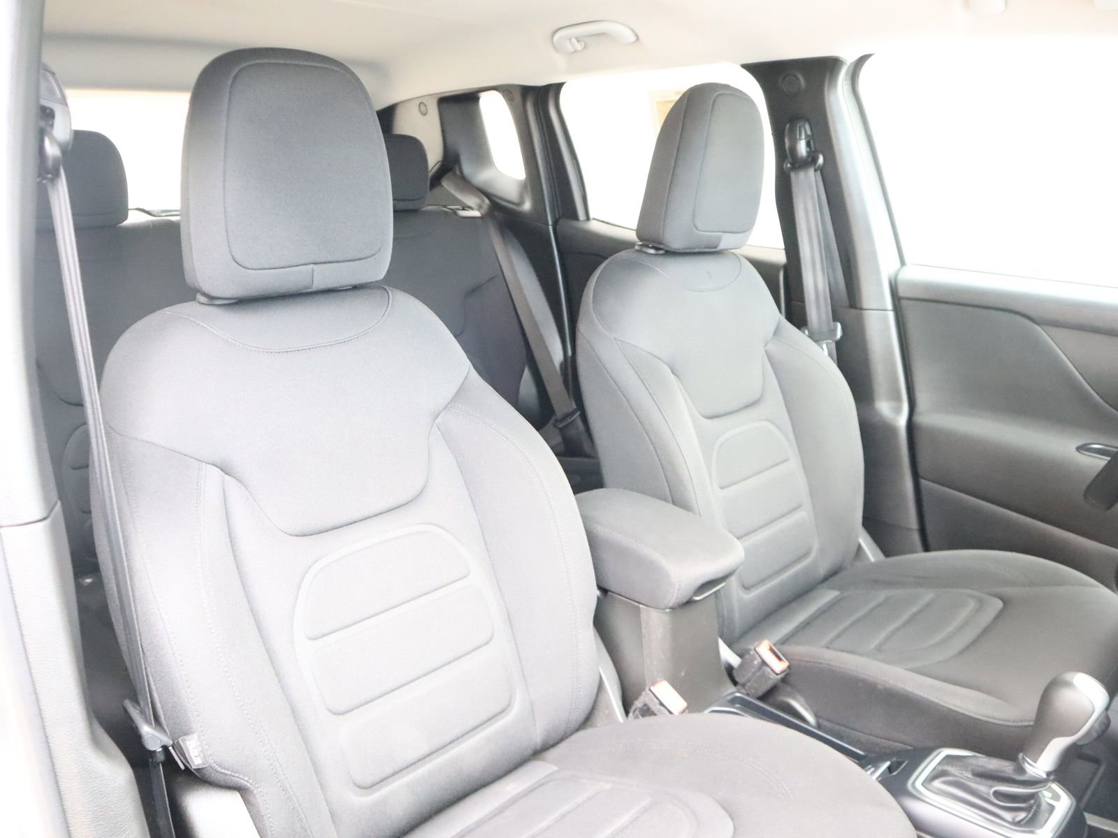 Used 2020 Jeep Renegade Latitude w/ Cold Weather Group image 54