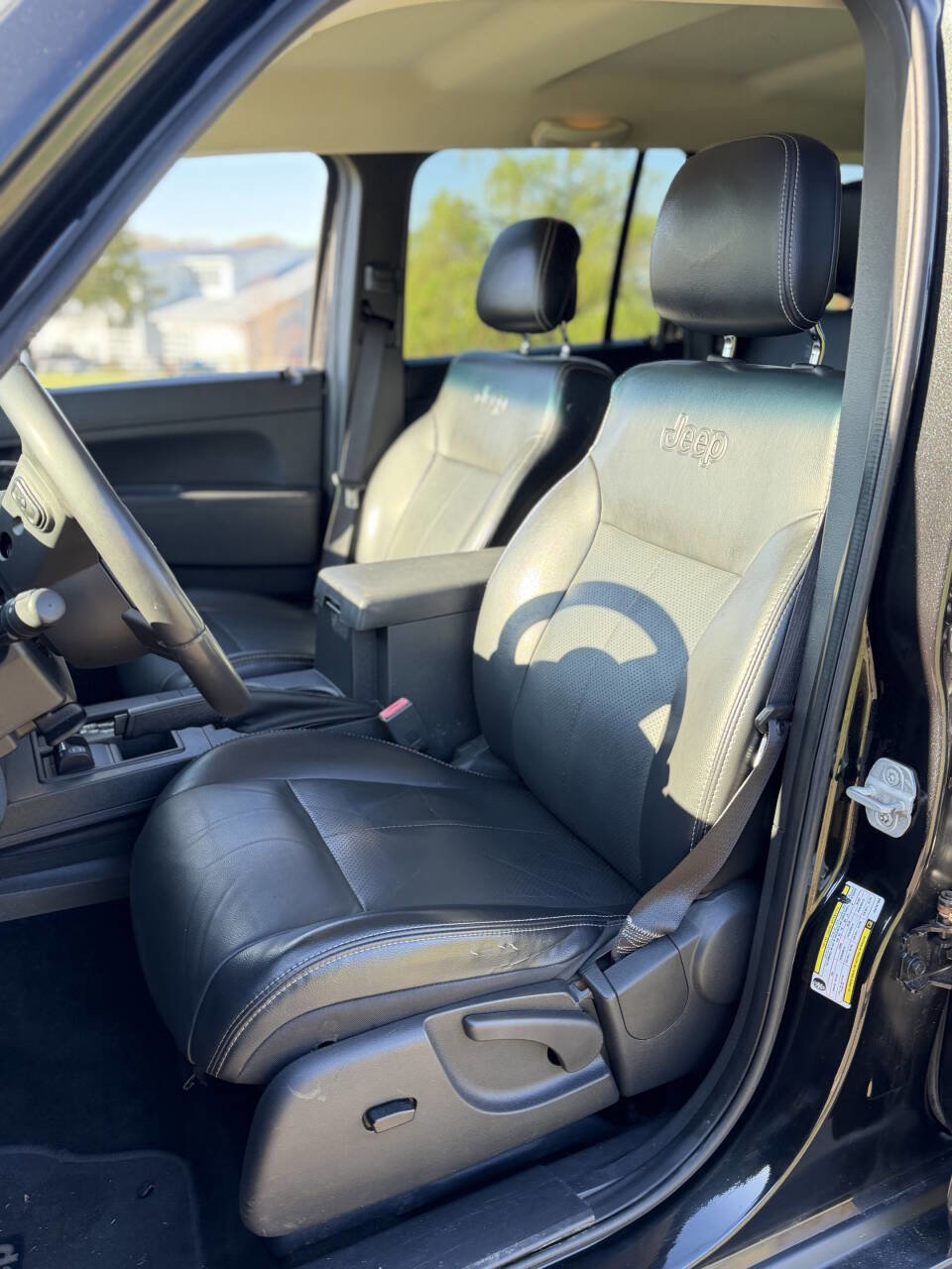 Used 2012 Jeep Liberty Sport image 18
