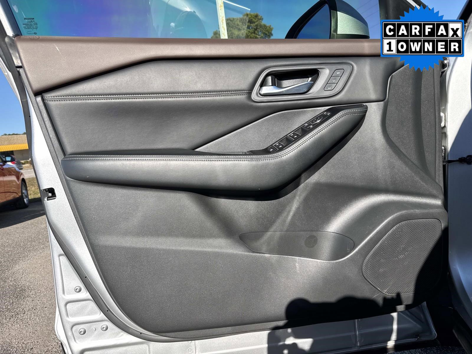 Used 2023 Nissan Rogue SL w/ SL Premium Package image 19